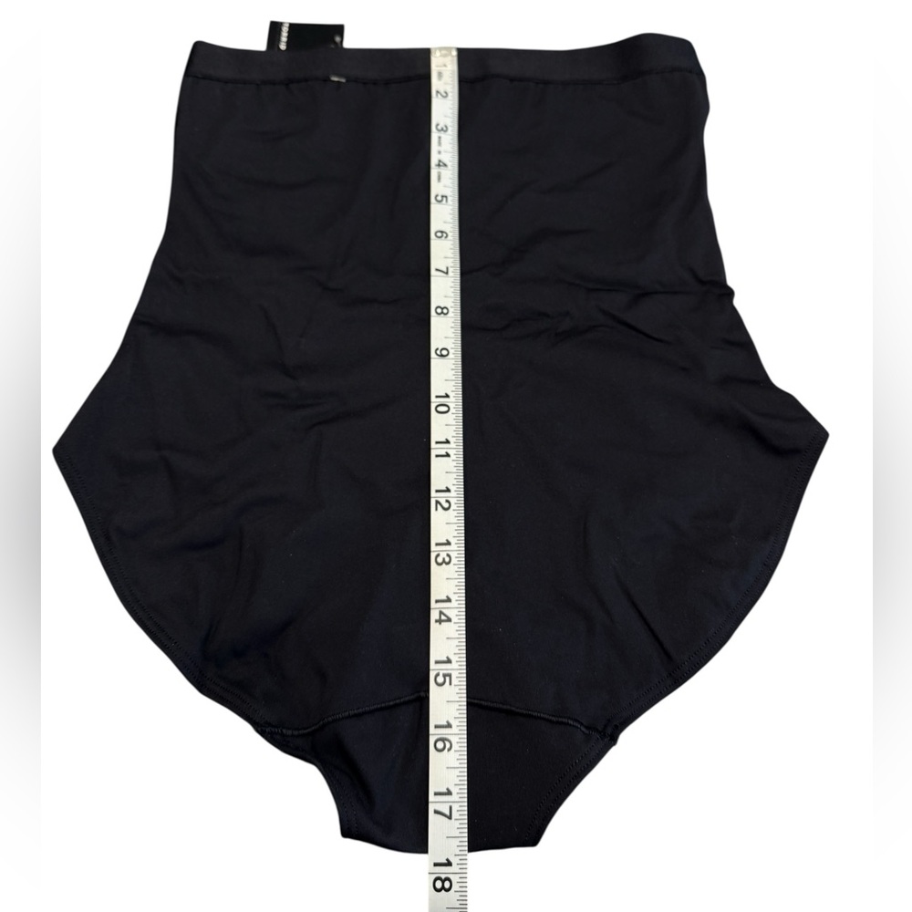 Torrid Ultra High Waist Shapewear Brief Size 1 Black Smoothing NWT - Picture 6 of 9